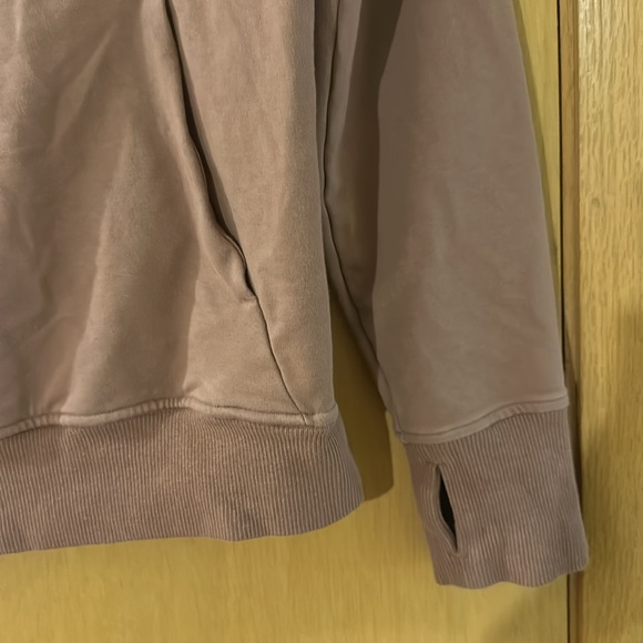 Lululemon Women’s Crew Neck Pocket Sweatshirt Mauve Size 4 - Picture 4 of 9